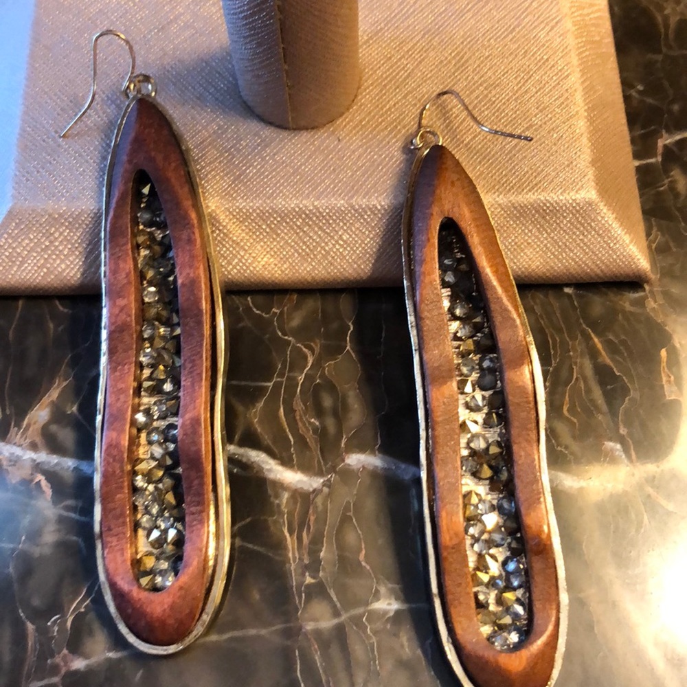Drop earrings